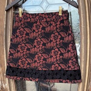 TOPSHOP TAPESTRY FLORAL SKIRT! Size 2